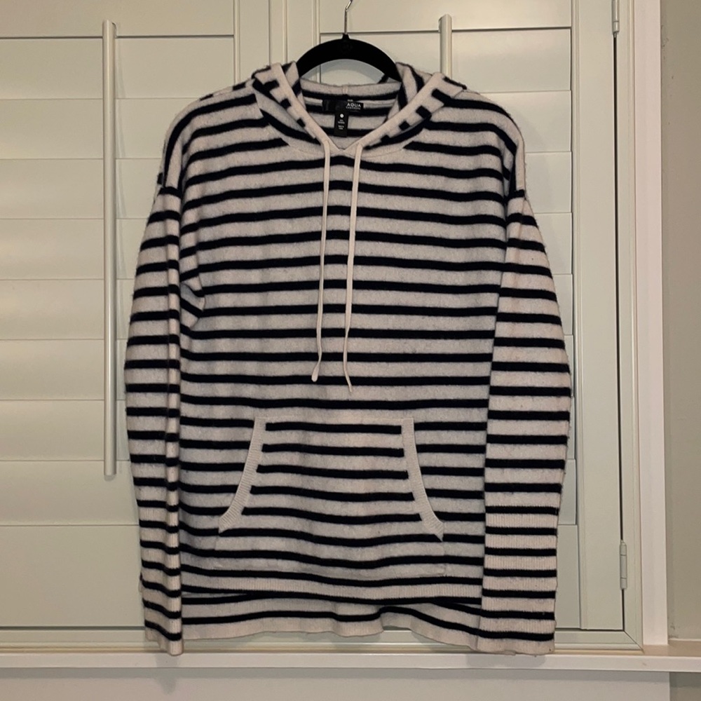 Acqua 100% cashmere hoodie sweater, women’s medium. Navy and crème striped.